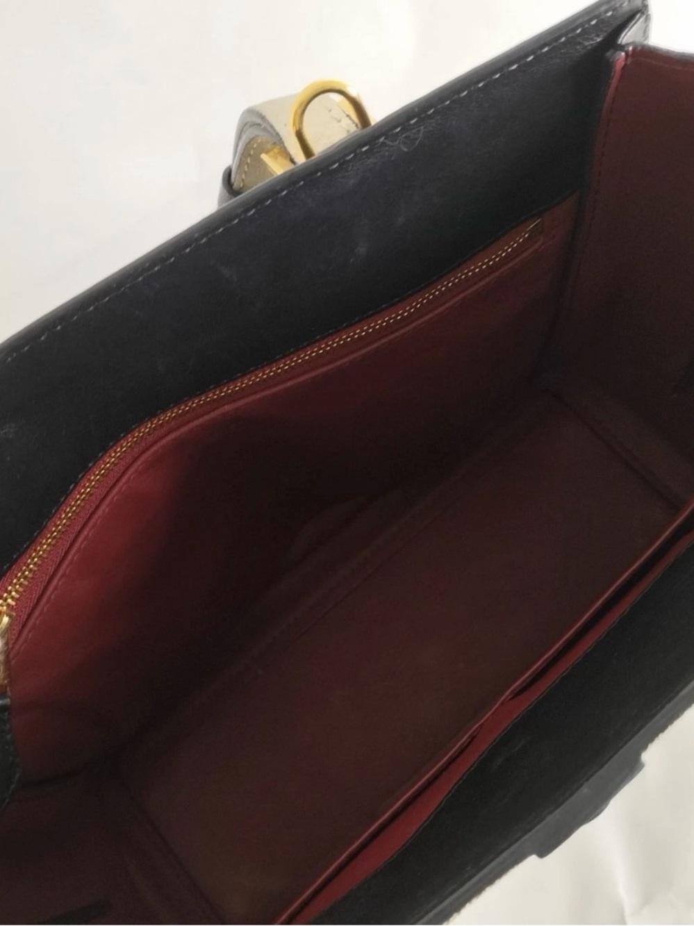 Giorgio Armani Black and Cream Two-Tone Leather Tote with Gold Hardware - Picture 8 of 9